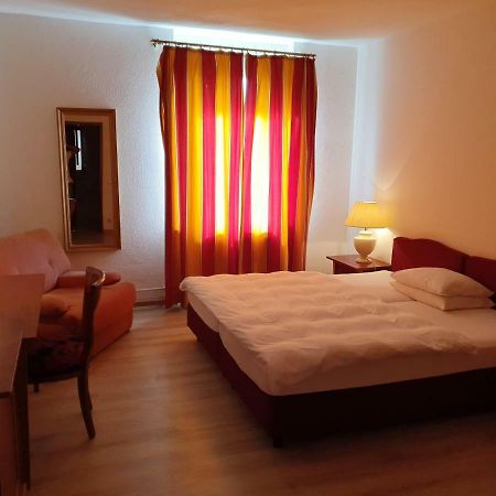 Hotel-Events Adlerpalast Ruesselsheim Ngoại thất bức ảnh