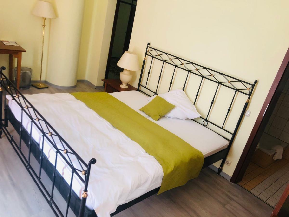 Hotel-Events Adlerpalast Ruesselsheim Ngoại thất bức ảnh