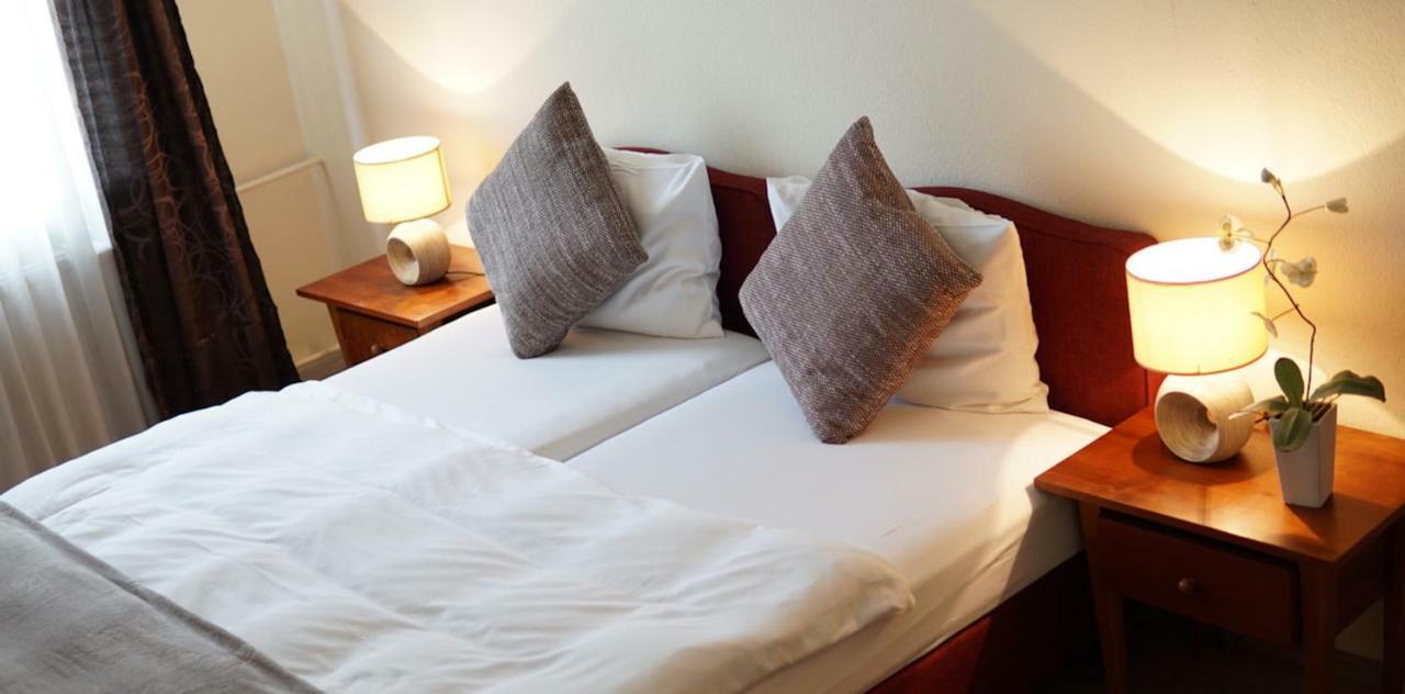 Hotel-Events Adlerpalast Ruesselsheim Ngoại thất bức ảnh