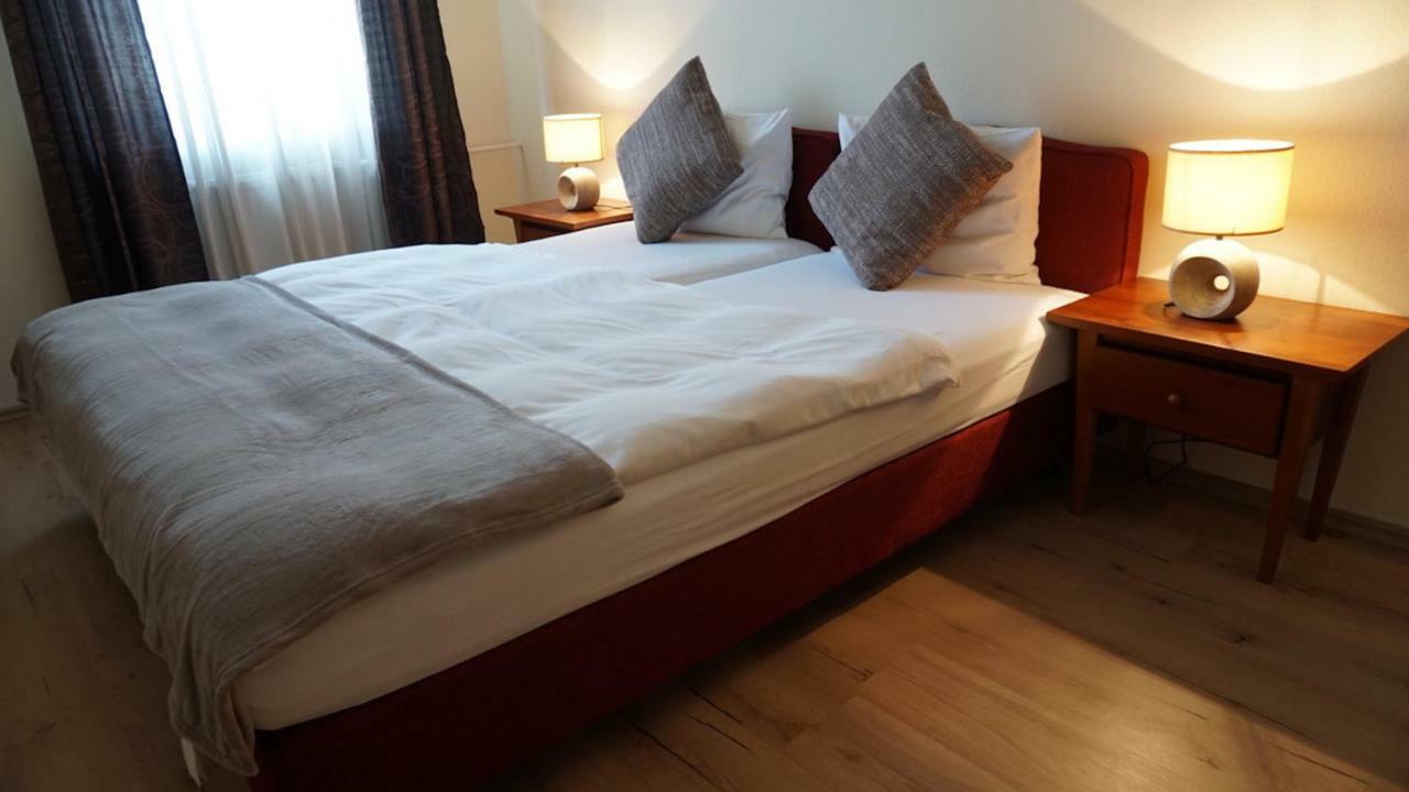 Hotel-Events Adlerpalast Ruesselsheim Ngoại thất bức ảnh